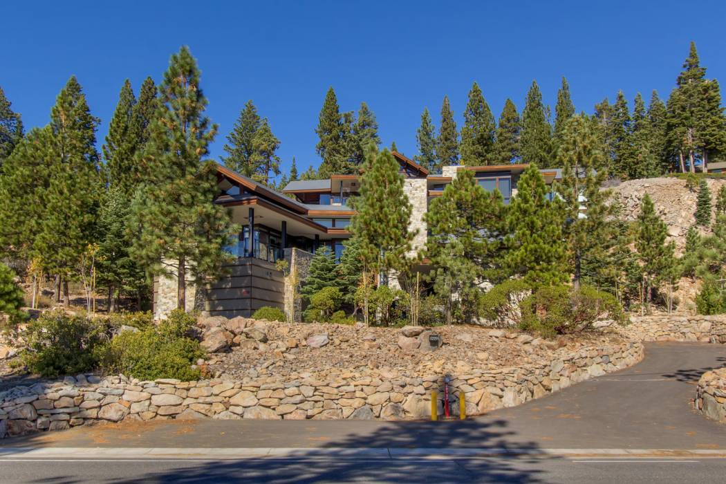 6229 North Lake Boulevard - Lake Tahoe real estate