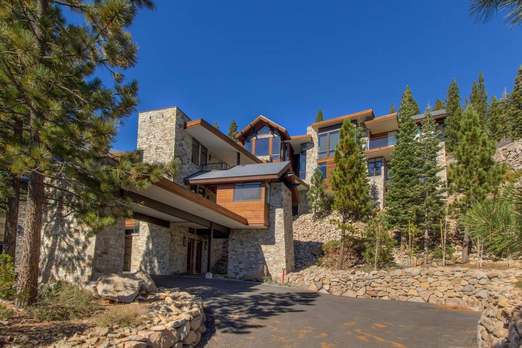 6229 North Lake Boulevard - Lake Tahoe real estate