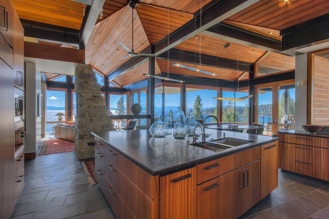 6229 North Lake Boulevard - Lake Tahoe real estate