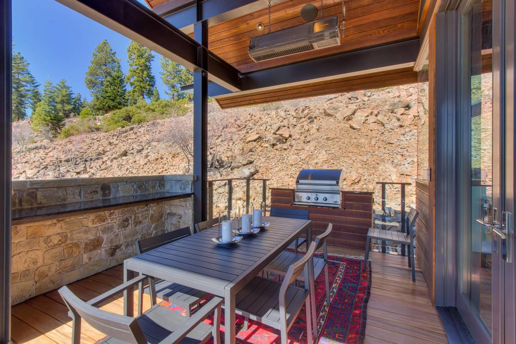 6229 North Lake Boulevard - Lake Tahoe real estate