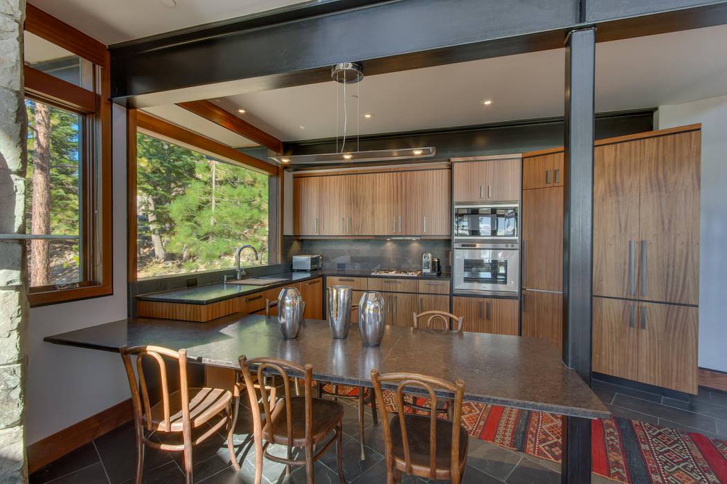 6229 North Lake Boulevard - Lake Tahoe real estate