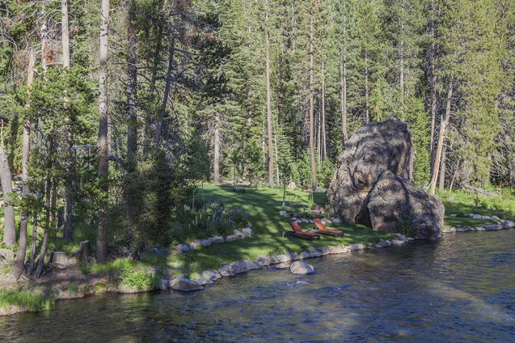 painted rock lodge