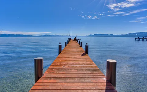 VR amenity - lakefront with pier